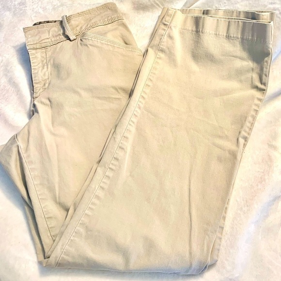 Lee Pants Sze 8 Medium Straight Leg Lt Beige 98% Cotton / 2% Spandex Pockets - Picture 1 of 12